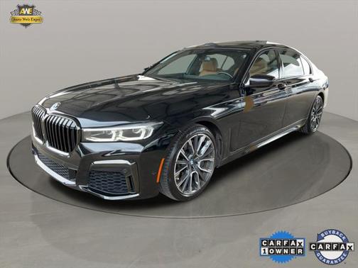 2022 BMW 740 i