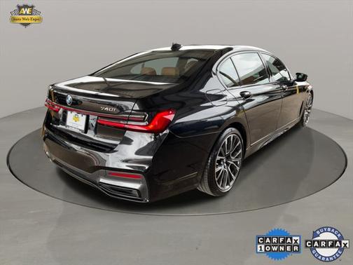 2022 BMW 740 i