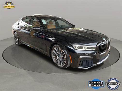 2022 BMW 740 i