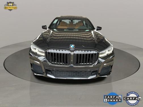 2022 BMW 740 i
