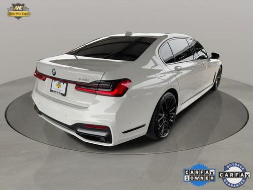 2022 BMW 740 i
