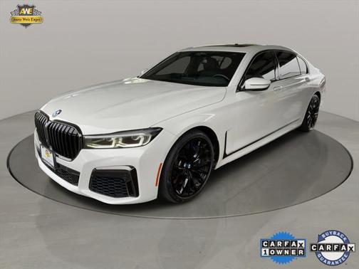2022 BMW 740 i
