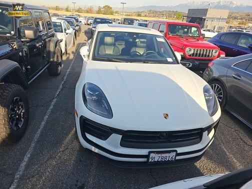 2024 Porsche Macan Base