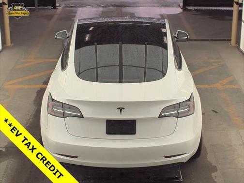 2022 Tesla Model 3 Standard Range