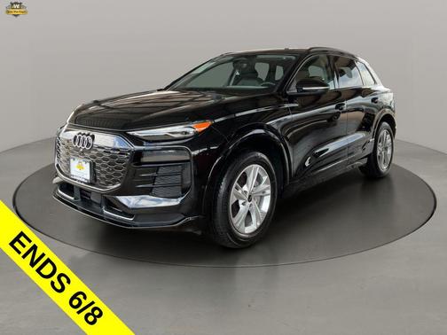 Mythos Black Metallic 2025 Audi Q6 e-tron Premium