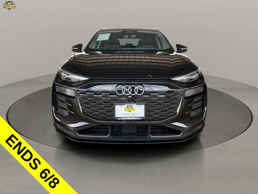Mythos Black Metallic 2025 Audi Q6 e-tron Premium