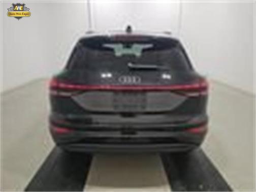2025 Audi Q6 e-tron Premium