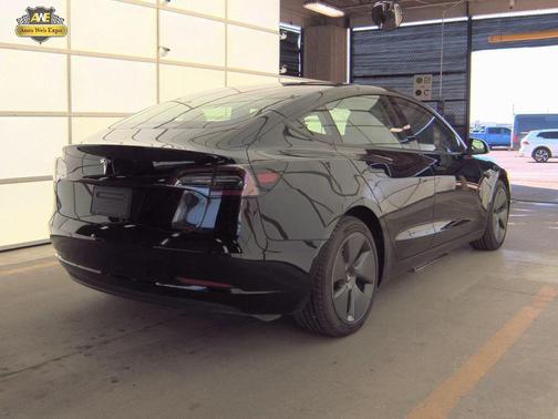2022 Tesla Model 3 Standard Range