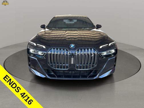 Carbon Black Metallic 2023 BMW i7 xDrive60