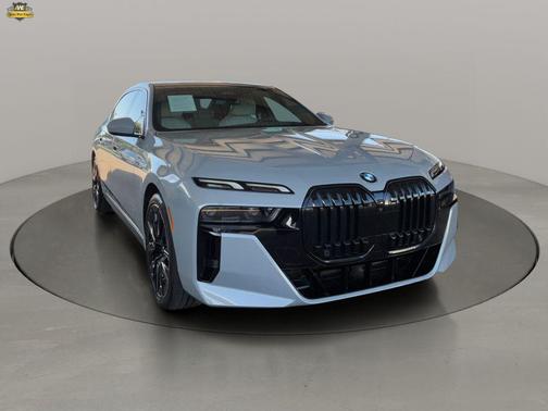 Brooklyn Gray Metallic 2023 BMW 740 i