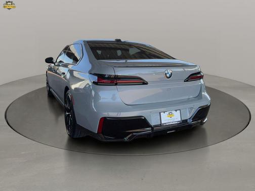 Brooklyn Gray Metallic 2023 BMW 740 i