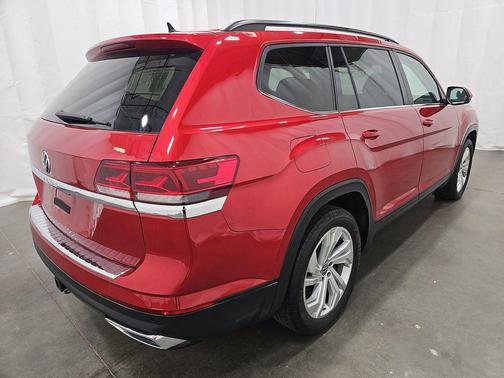 Aurora Red Metallic 2022 Volkswagen Atlas 3.6L SE w/Technology