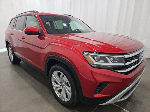 Aurora Red Metallic 2022 Volkswagen Atlas 3.6L SE w/Technology