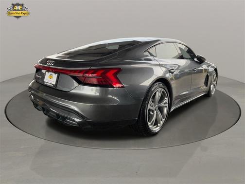 2022 Audi e-tron GT Premium Plus