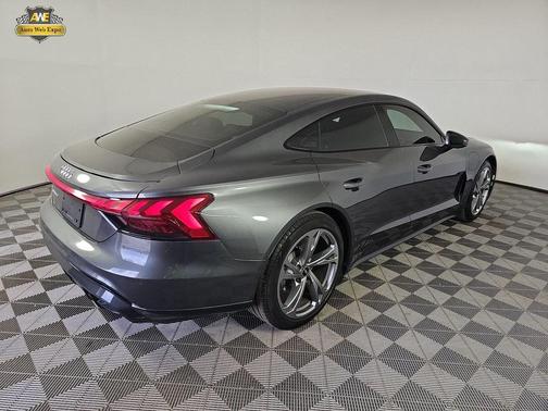 2022 Audi e-tron GT Premium Plus