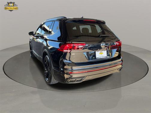 2024 Volkswagen Tiguan 2.0T SE R-Line Black