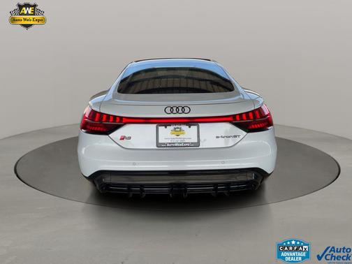 Ibis White 2024 Audi RS e-tron GT quattro