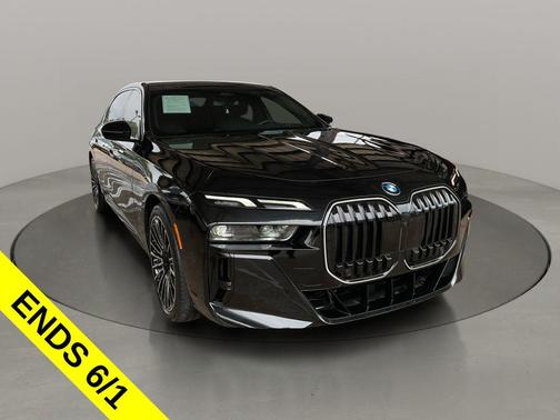 Black Sapphire Metallic 2025 BMW i7 eDrive50
