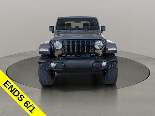 Sting-Gray Clearcoat 2021 Jeep Gladiator Sport