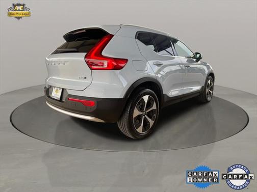 2024 Volvo XC40 B5 Plus Bright Theme
