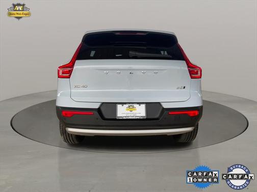 2024 Volvo XC40 B5 Plus Bright Theme