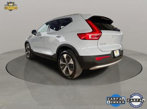 2024 Volvo XC40 B5 Plus Bright Theme