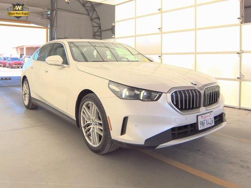 2025 BMW 530 530i
