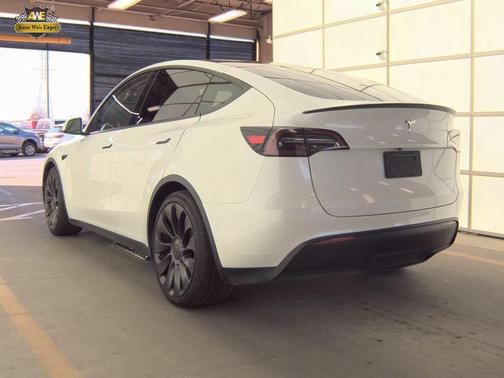 2023 Tesla Model Y Performance Dual Motor All-Wheel Drive