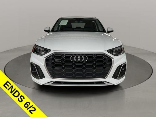 Glacier White Metallic 2023 Audi Q5 45 S line Premium