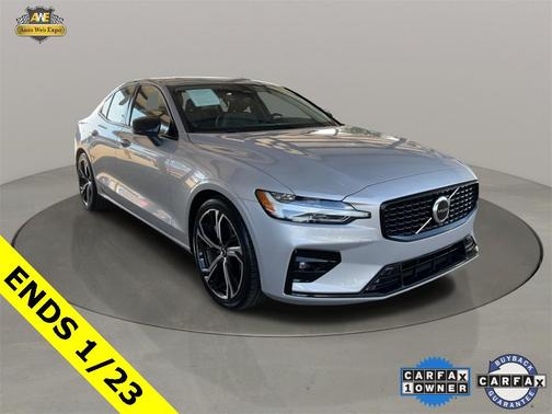 2024 Volvo S60 B5 Core Dark Theme