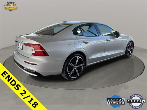 2024 Volvo S60 B5 Core Dark Theme