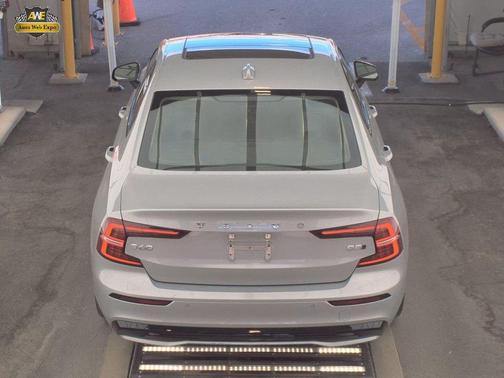 2024 Volvo S60 B5 Core Dark Theme