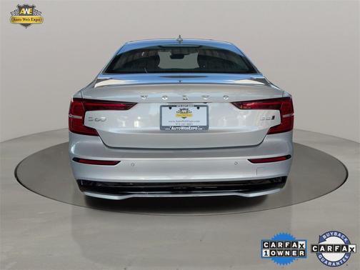 2024 Volvo S60 B5 Core Dark Theme