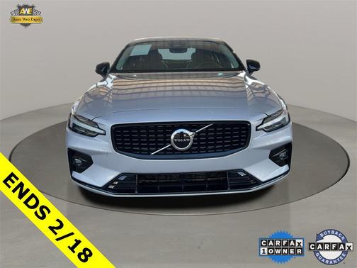 2024 Volvo S60 B5 Core Dark Theme