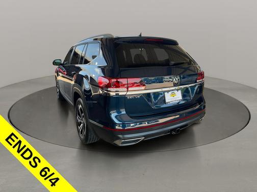Blue 2022 Volkswagen Atlas 3.6L SEL