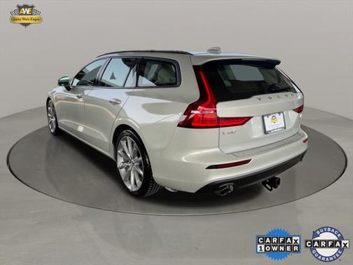 2020 Volvo V60 T5 Momentum