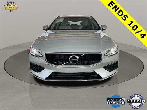 2020 Volvo V60 T5 Momentum