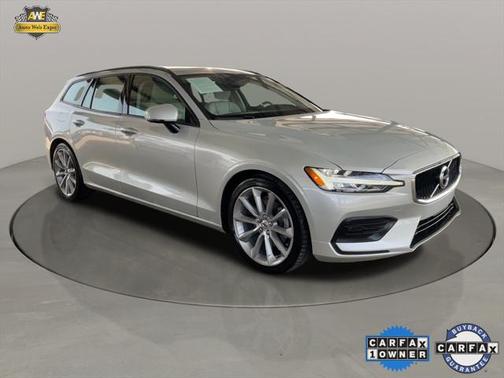 2020 Volvo V60 T5 Momentum