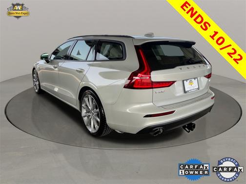 2020 Volvo V60 T5 Momentum