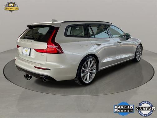 2020 Volvo V60 T5 Momentum