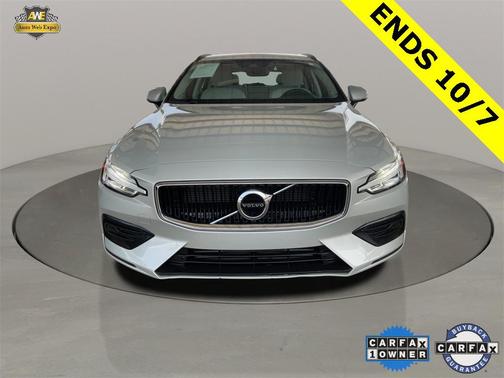 2020 Volvo V60 T5 Momentum