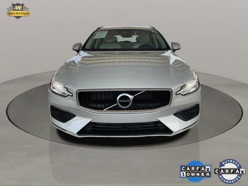 2020 Volvo V60 T5 Momentum