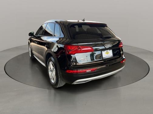 Brilliant Black 2018 Audi Q5 2.0T Premium