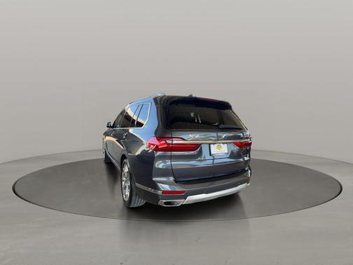 Arctic Gray Metallic 2020 BMW X7 xDrive40i