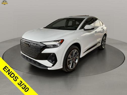 Glacier White Metallic 2023 Audi Q4 e-tron Premium 50 quattro