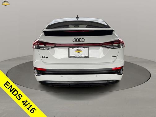 Glacier White Metallic 2023 Audi Q4 e-tron Premium 50 quattro