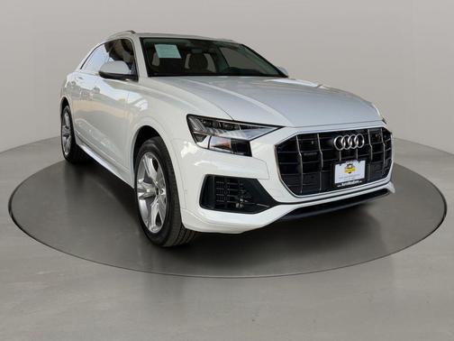 Carrara White 2023 Audi Q8 55 Premium