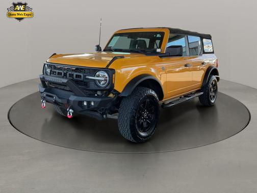 Cyber Orange Metallic Tricoat 2022 Ford Bronco Black Diamond