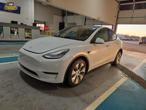 2023 Tesla Model Y Long Range Dual Motor All-Wheel Drive