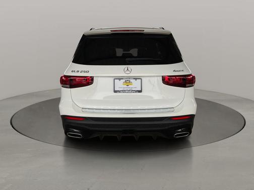 Polar White 2022 Mercedes-Benz GLB 250 4MATIC